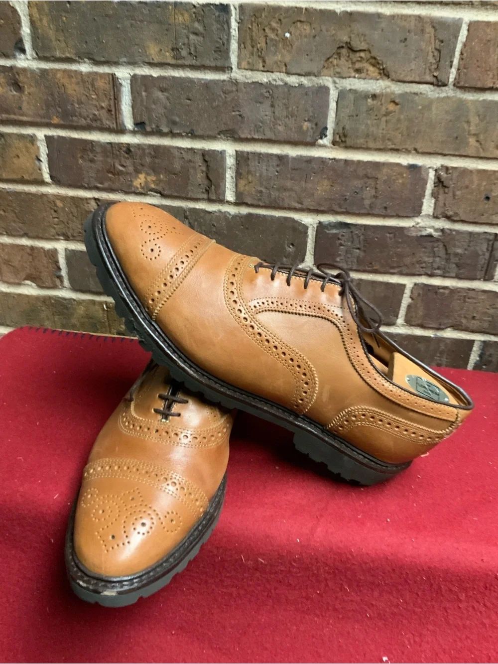 Men's Tan Leather Brogue Derby Shoes - Durable Lug Sole Oxford